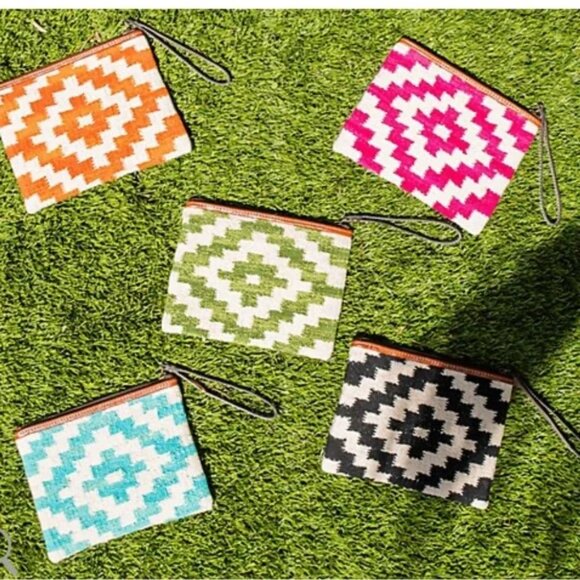 Patricia Nash Black and Cream Clutch - Picture 2 of 5